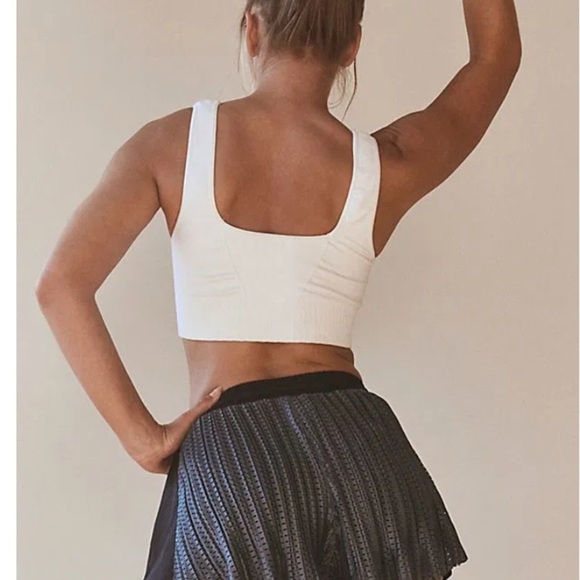 Free People Movement - Playoff Shorts Size Large - Picture 11 of 16